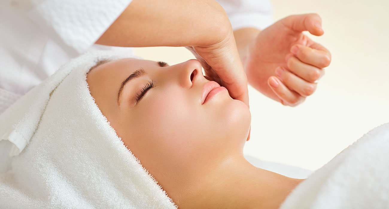 Torna "Regalati una coccola”, l’iniziativa con nuovi appuntamenti gratuiti in profumeria: un invito concreto a dedicarti un tempo di qualità, senza sensi di colpa.